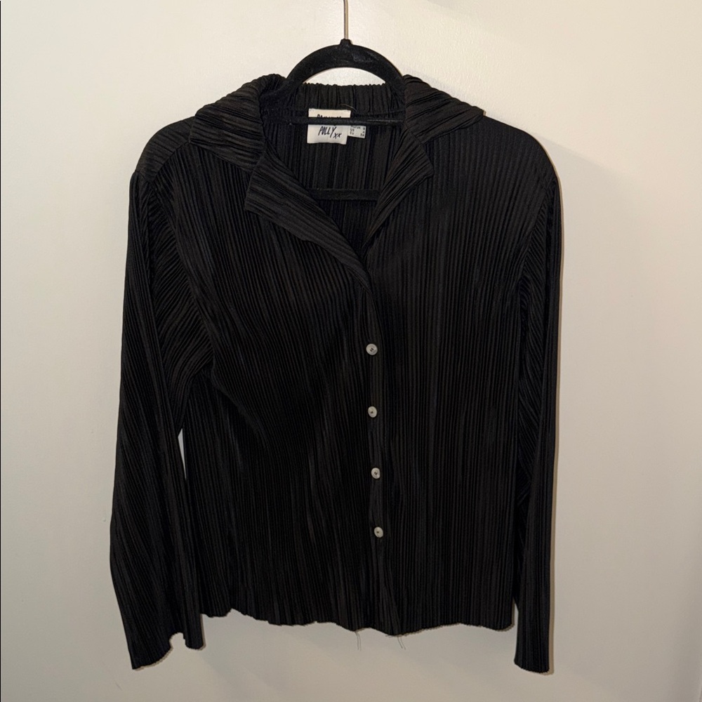 Princess Polly Black Pleated Button-Down Shirt